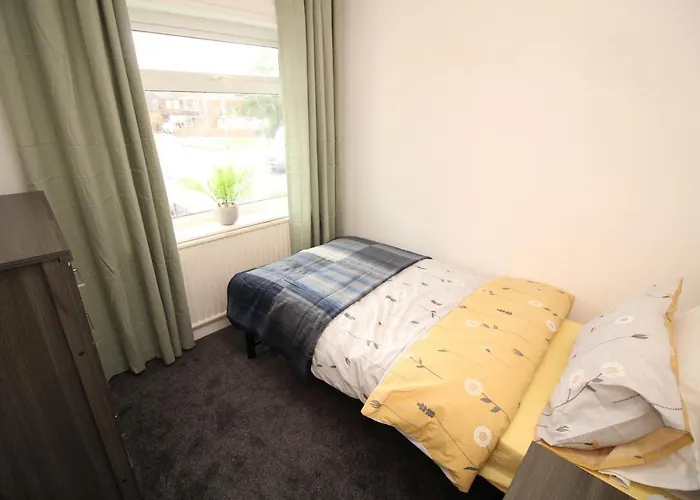 Exceptional 3 Bed, Great Location In Ashby Ideal For Travellers, Short Holiday Stays And Contractors