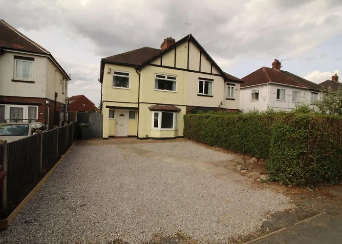 Exceptional 3 Bed, Great Location In Ashby Ideal For Travellers, Short Holiday Stays And Contractors