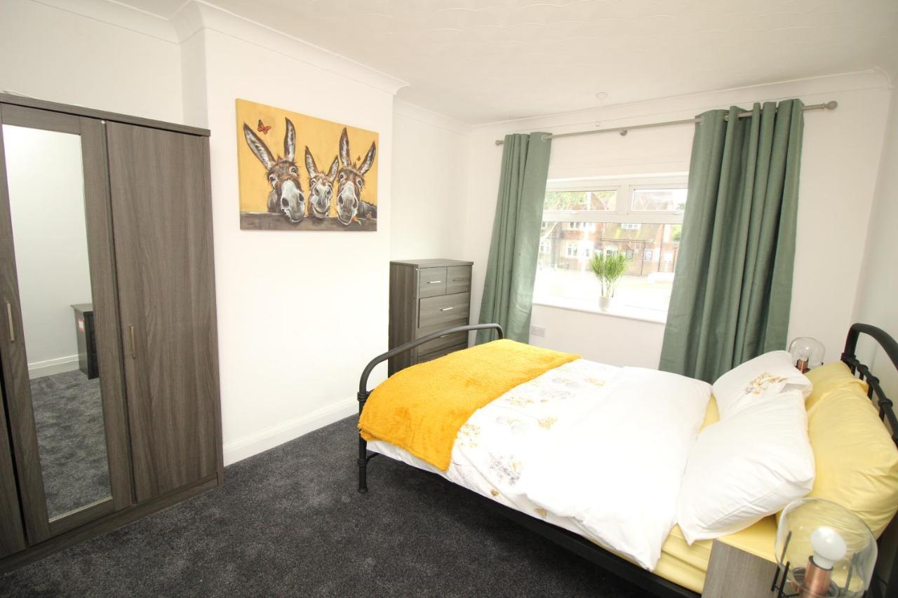 Ashby Traveler's Haven: Spacious 3-bed Retreat *